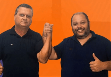 José Perdomo Costa, prefeito de Santa Maria Madalena, ao lado do vice-prefeito Cosme Freixo Ouverney